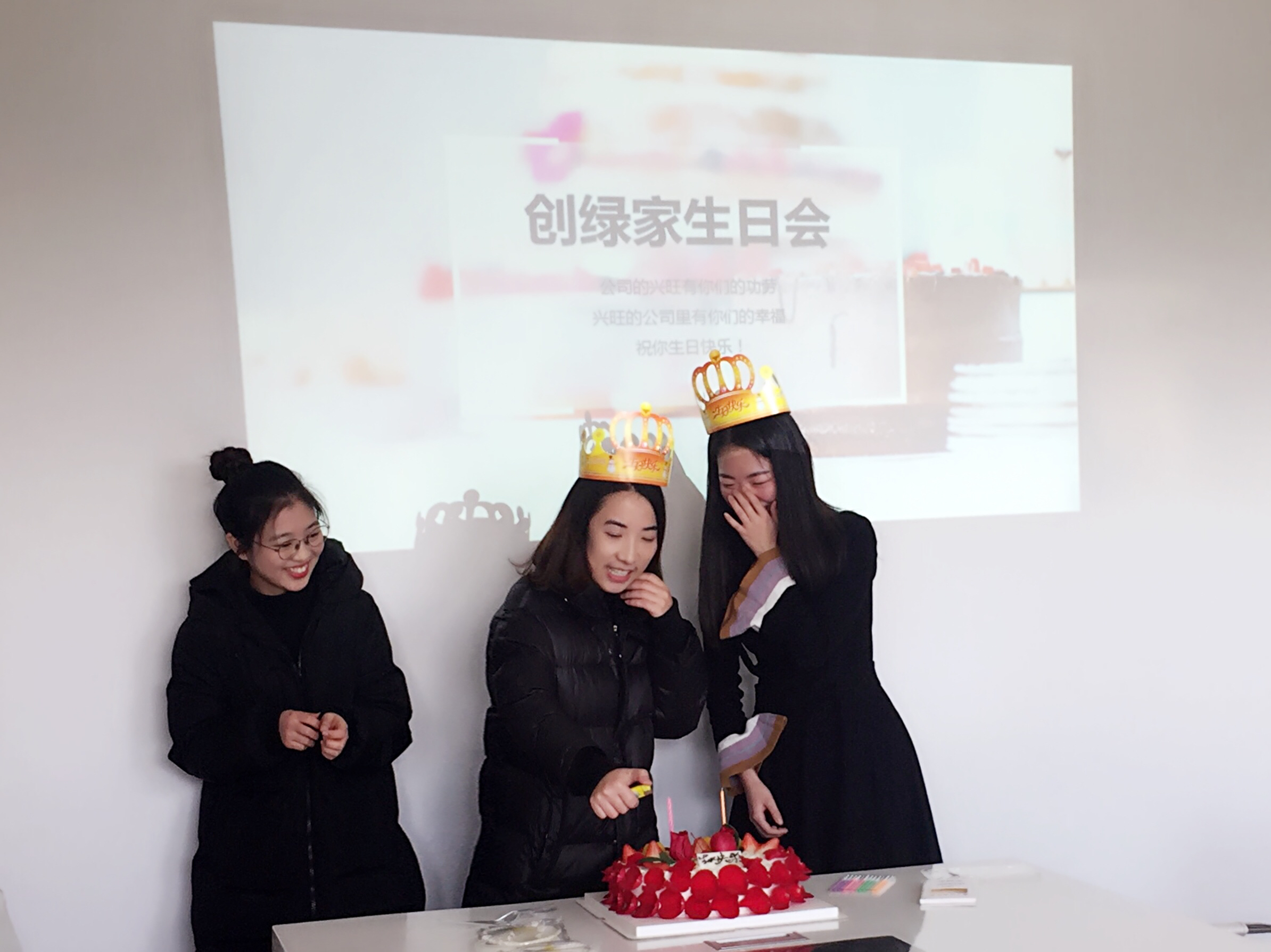 【1月生日會(huì)】本月壽星只有美少女，拍圖拍到小編手機(jī)內(nèi)存不夠啦！